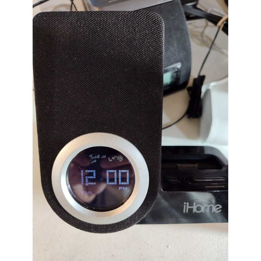 I Home Clock And Charger Ip41  1204